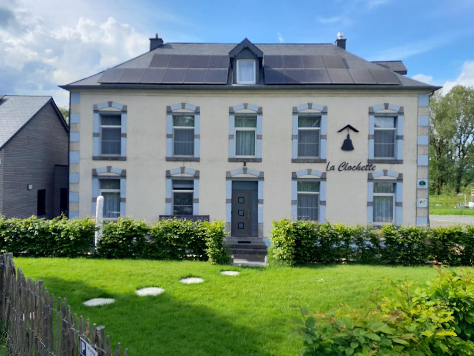 Maison Spacieuse Unifamiliale. Gite La Clochette บาสตาญ ภายนอก รูปภาพ